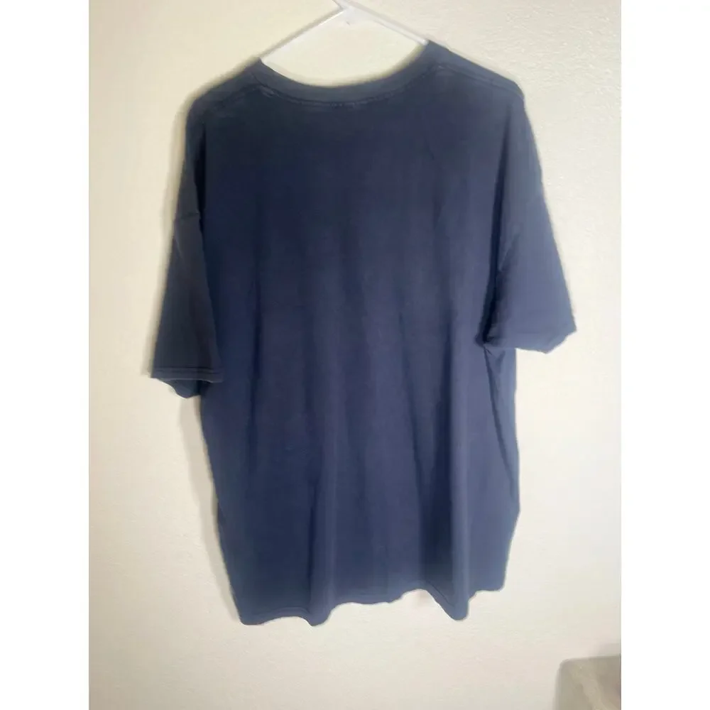 Levi's men's XXL blue T-shirt‎ w/design-used good condition